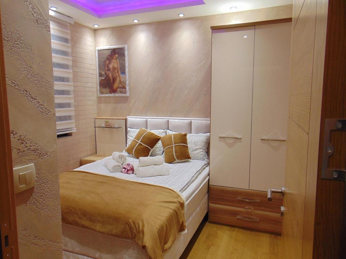 S33 Pekovic Apartment *